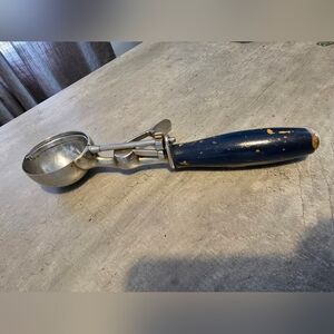 Vintage Icecream scoop